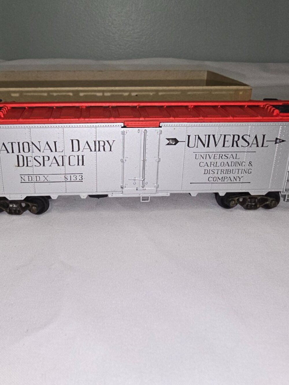 Pre-owned Athearn HO scale National Dairy Refrigerator Car Kit with box (#3)